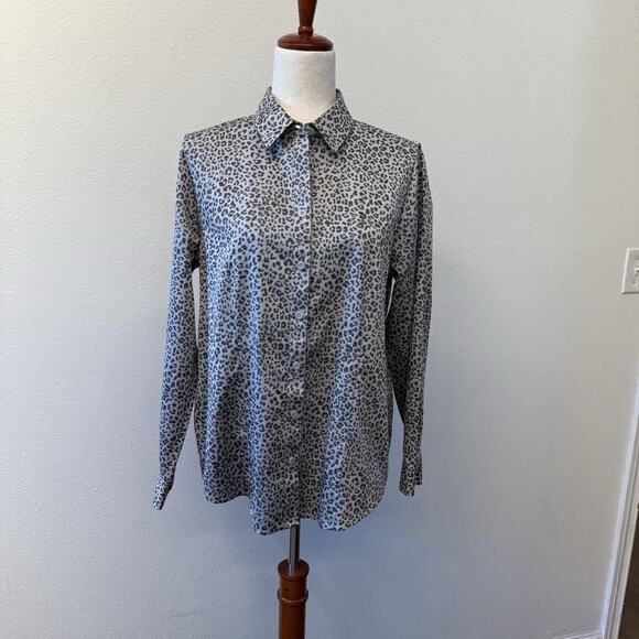 Chico's Button Up Shirt Womens Size 1 8/10 No Iron Animal Print Coolmax - Picture 1 of 10